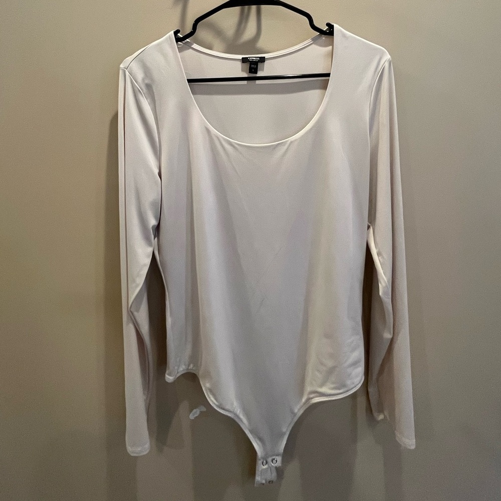 Express Cream Fitted Long Sleeve Bodysuit